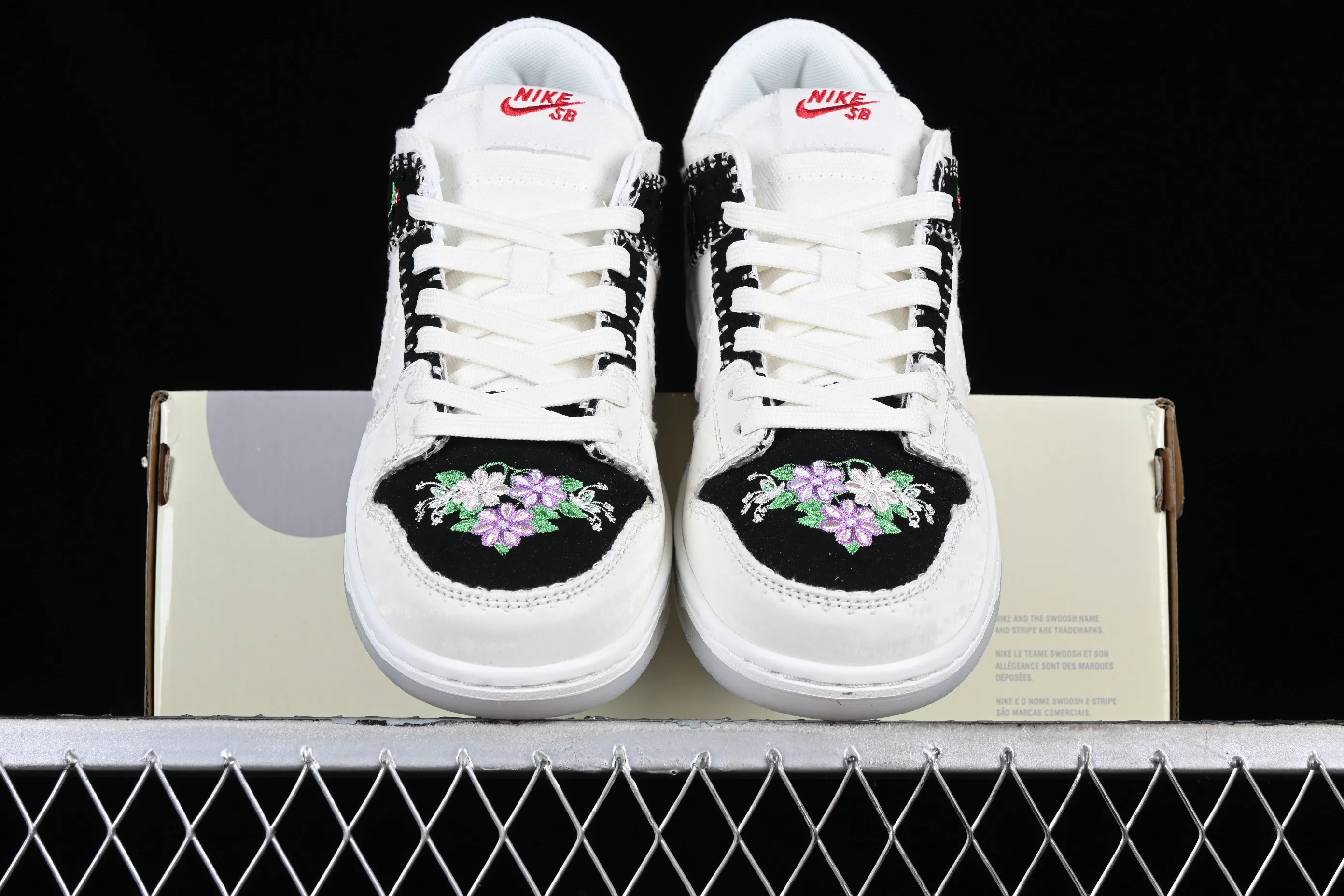 All categories Nk SB Dunk series Nk SB Dunk Low low-top sneakers Nk SB Dunk Low "N7" floral embroidery SB low-top casual sneakers FD6951-300